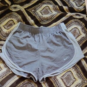 🐇 Nike Women's Light Gray Athletic Shorts